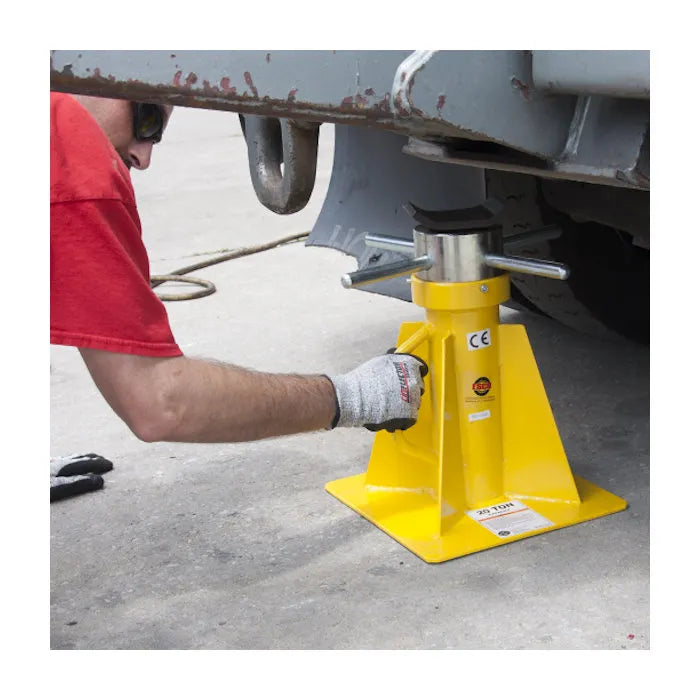 ESCO 10803 20-Ton Tall Screw Style Jack Stand In Use