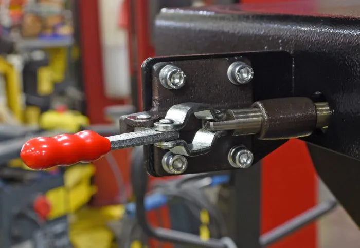 Challenger Lifts BT3300 Lever Out