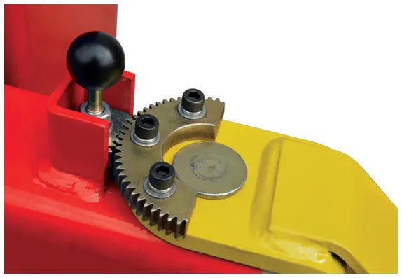 Features screw and insert rubber pads.