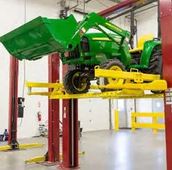Challenger Lifts TR-07 Turf Rail