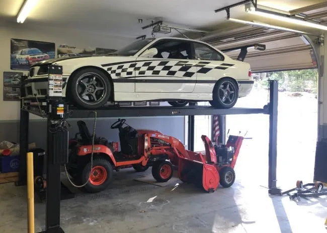 Includes (1) 4,000 lbs. Jacking Tray