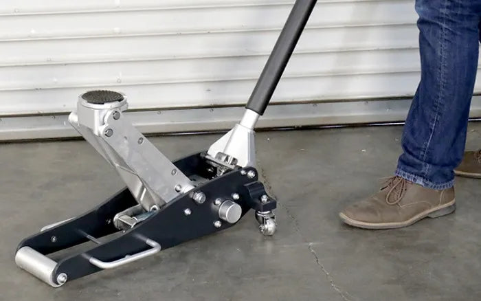 Ranger RFJ-4000AL 3 quick pumps to get cars up in the air