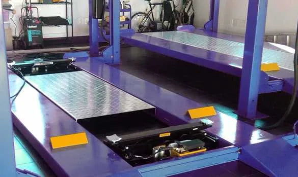 4-post-lift-solid-deck