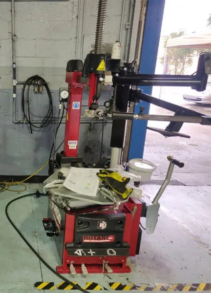 Rotary R145DR Tiltback VSC Tire Changer with Helper Arm