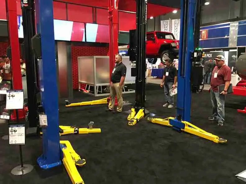 Forward two post lift