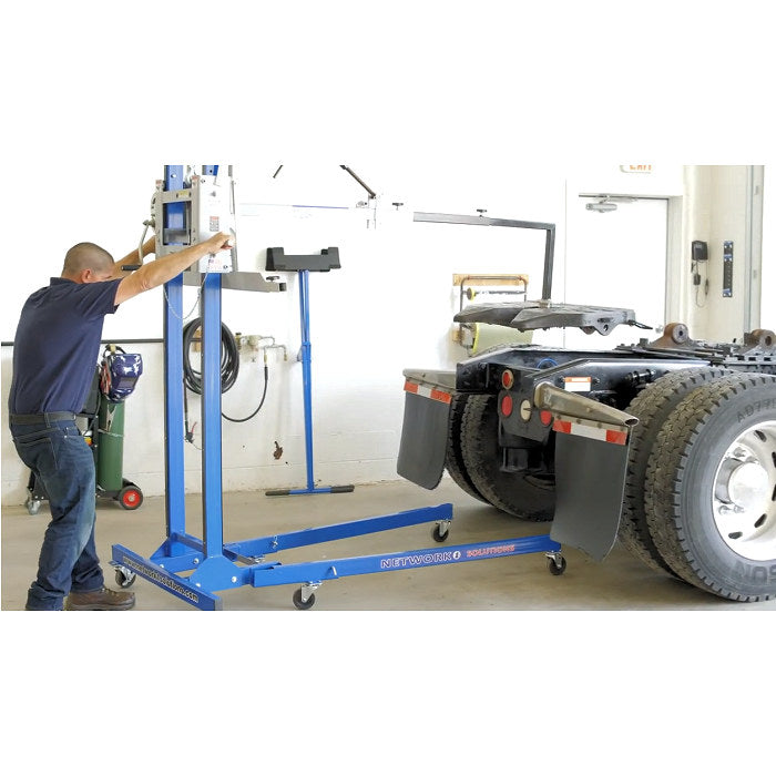 Lift King LK5100 Fifth Wheel Attachment In Use With Semi