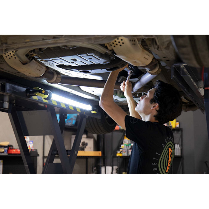 LiteStix LS36MDX Cordless LED Underhood Work Light
In Use
