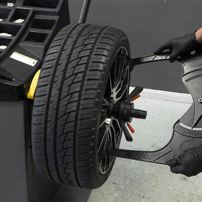 Ranger DST30PX Wheel Balancer In Use 