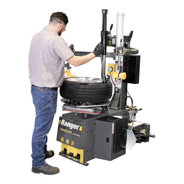 Ranger R980DP Tire Changer In Use
