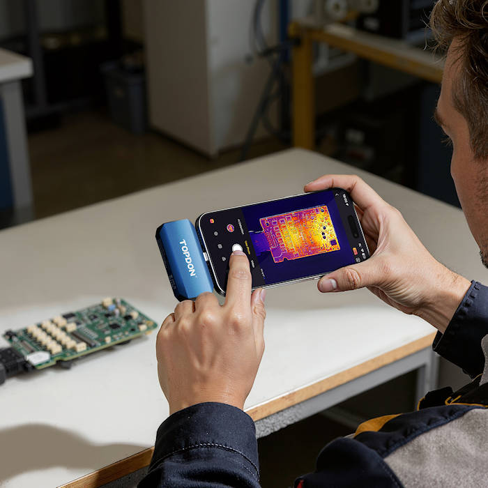 TOPDON TC001MAX Thermal Imager In Use 